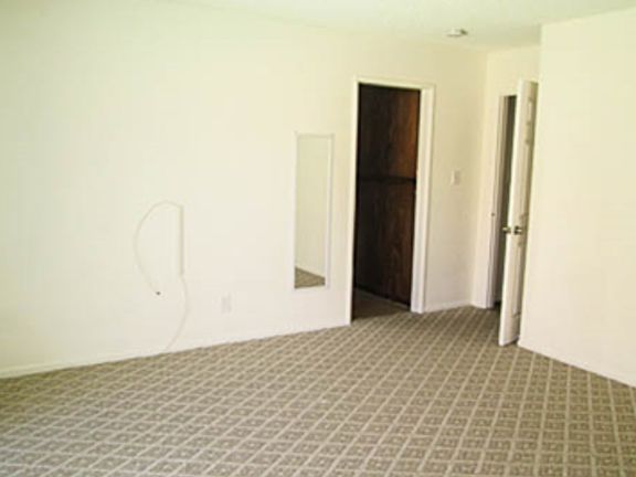 4th image of 560 Buena Vista Pkwy