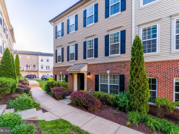 15381 Rosemont Manor Dr, Haymarket, VA 20169