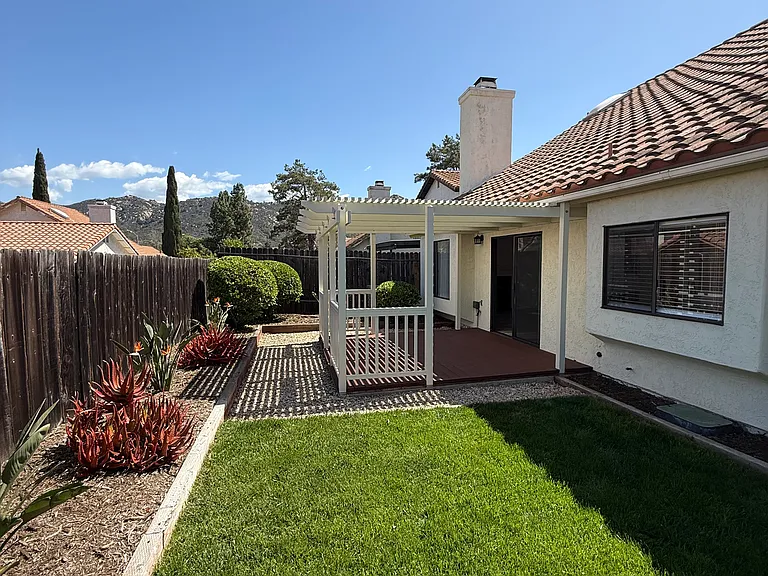 832 Lochwood Pl — Photo 18