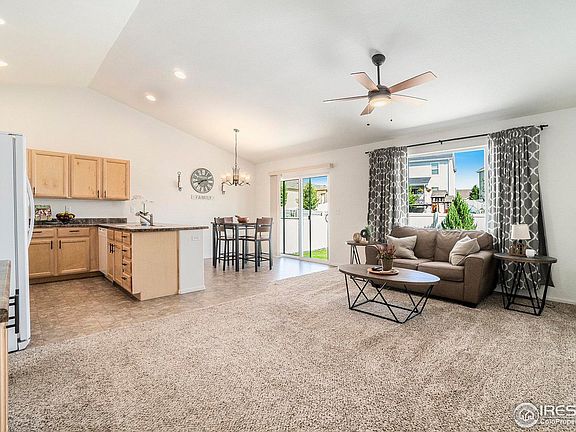 4th image of 228 Castle Dr