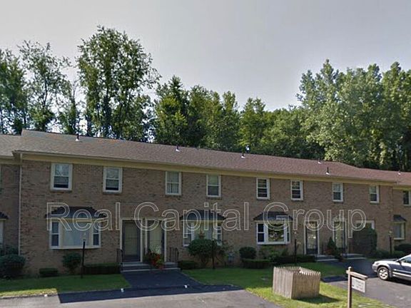 3rd image of 161 Williamsburg Ct