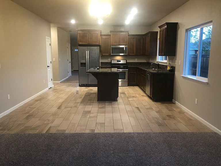 303 Pelican Hill Ct — Photo 4