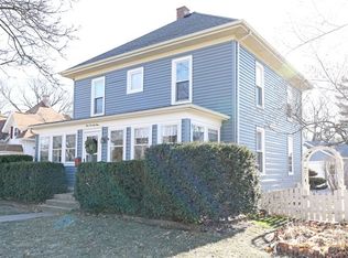 171 W Crystal Lake Ave, Crystal Lake, IL 60014