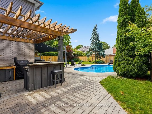 4th image of 1665 Phillbrook Cres