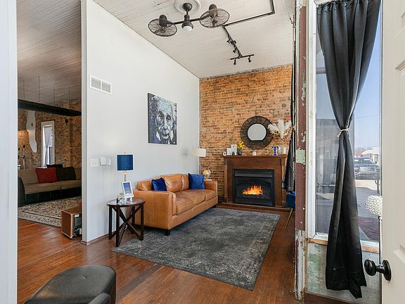 3rd image of 207 W Main Street