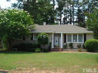 607 N Park Ave, Dunn, NC 28334