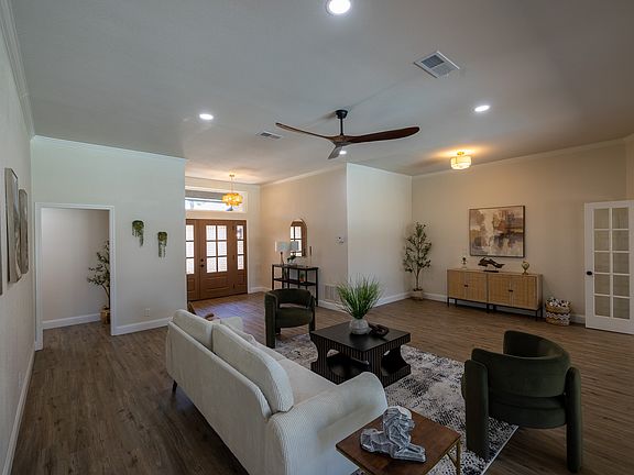 3rd image of 612 Aqua Vista Dr