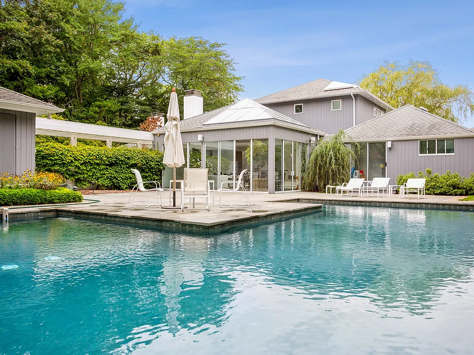 230 Mill Pond Ln