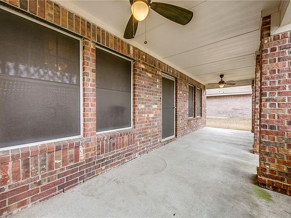 2nd image of 624 Horseshoe Ct