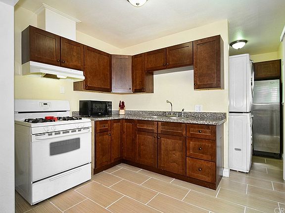 4th image of 7932 Lemona Ave