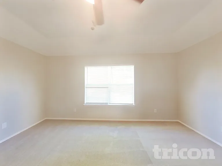 1409 Mallard Dr — Photo 9