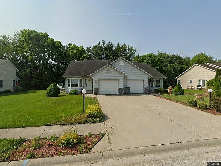 4 bed, 1106 sqft, $1,500 — Photo 1