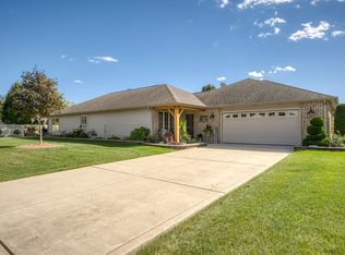 9815 Hart St, Saint John, IN 46373