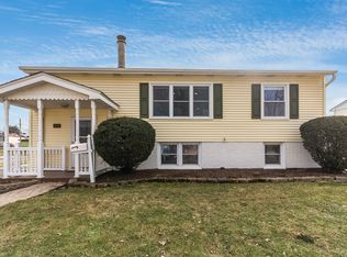 8825 Golfview Dr, Orland Park, IL