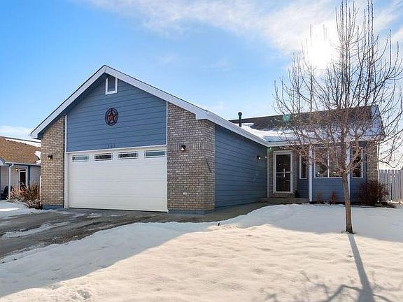 2nd image of 305 Tuckaway Ct