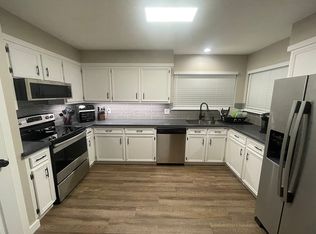 201 W Avenue G, Jarrell, TX 76537