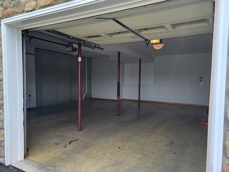 110 Amethyst Dr — Photo 30