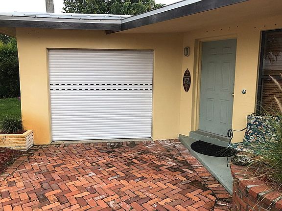 4th image of 4115 E River Dr