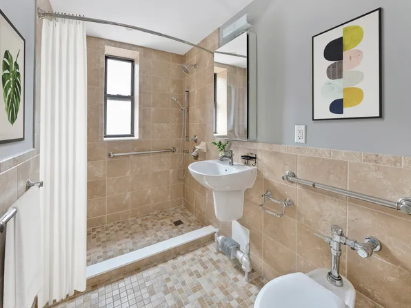 60 East 9th Street 503 image 6 of 6