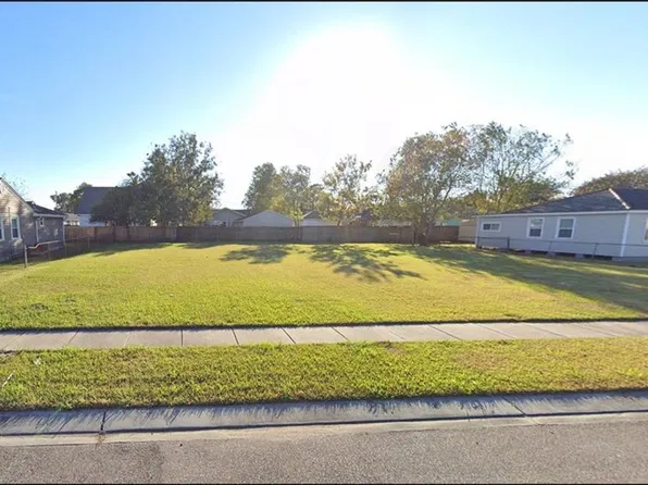 7218 Anne St, Arabi, LA 70032