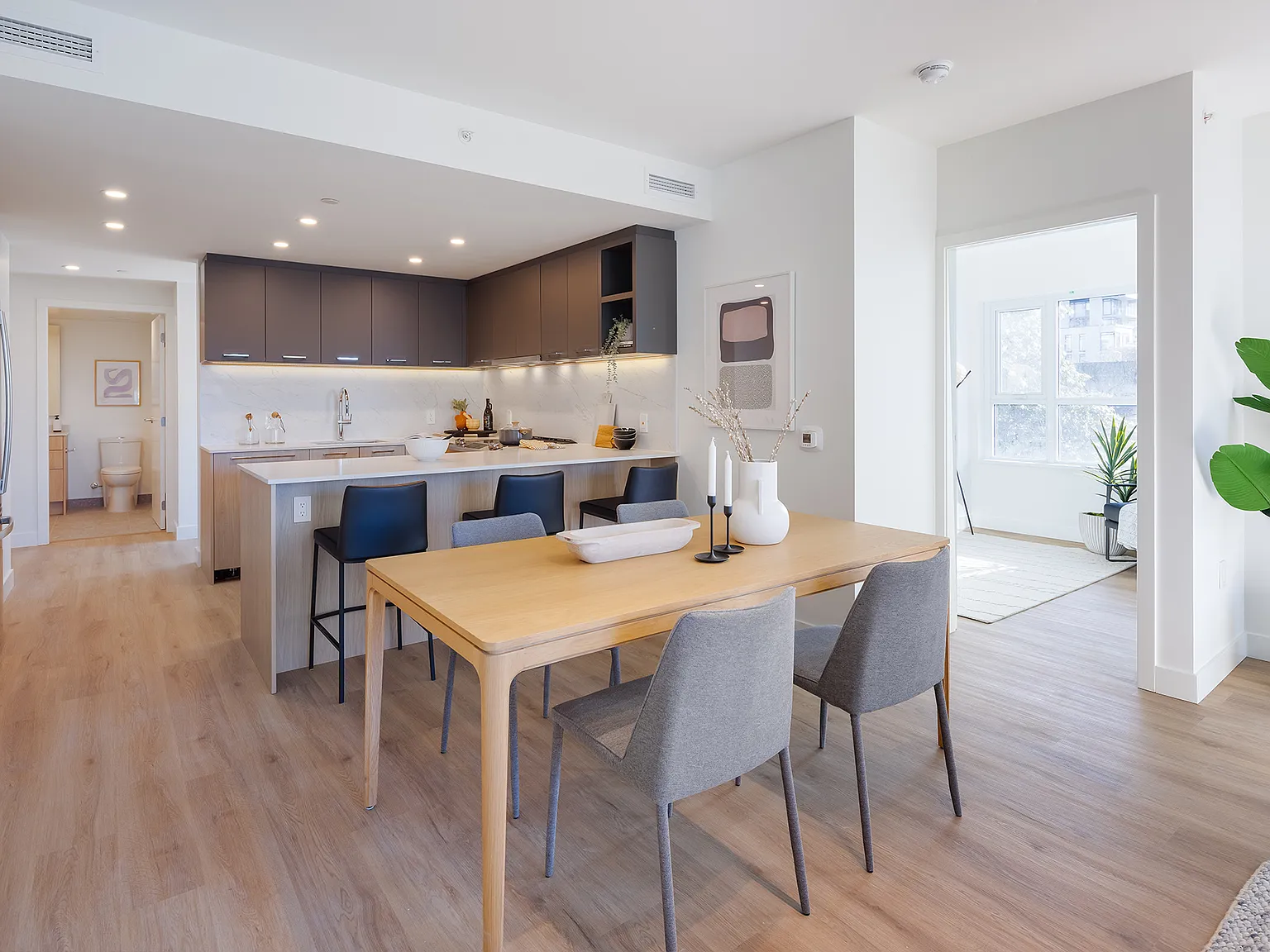 Victor Apartments — Photo 1