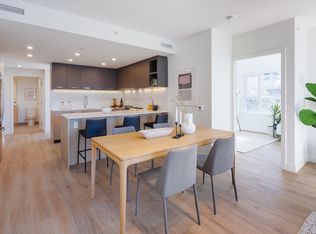 200 Esplanade W #1077593, North Vancouver, BC