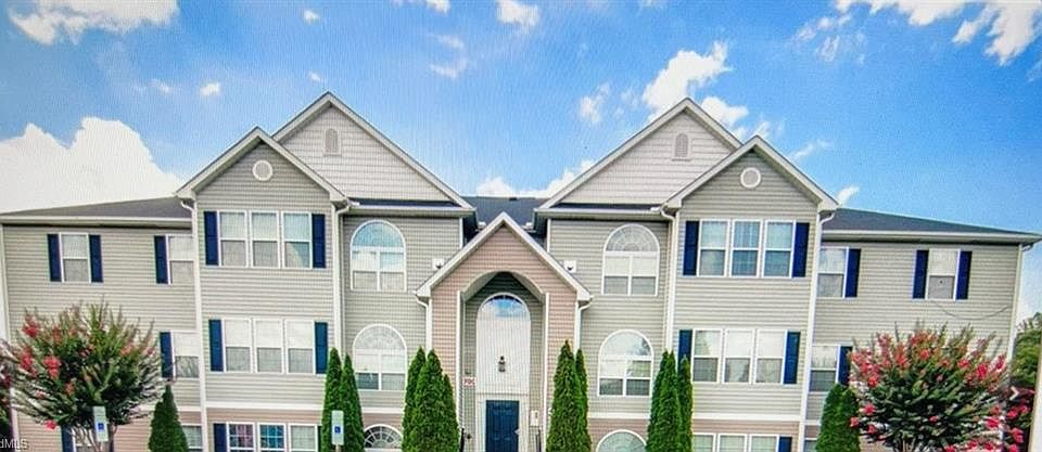 1st image of 4702 Pennoak Ln
