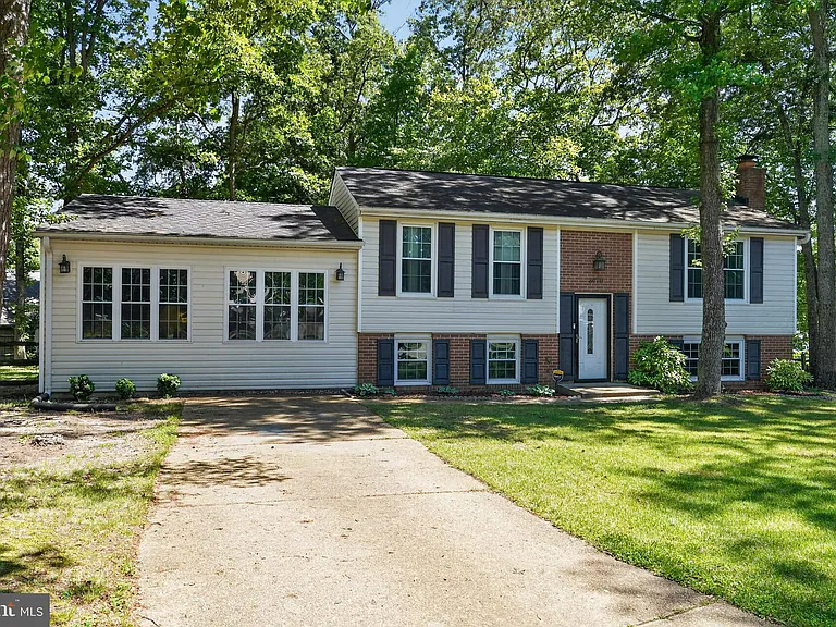 3079 Dorsey Ct — Photo 2