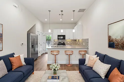 720 Pedernales St #B Photo 1
