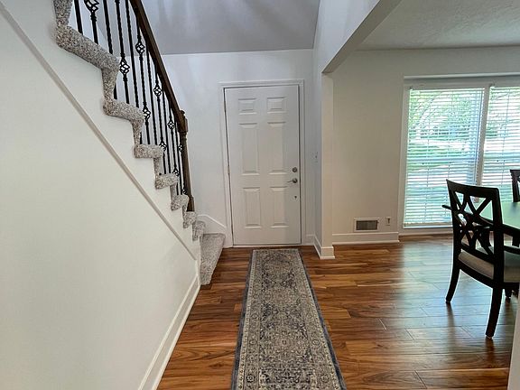 3rd image of 11911 Overbrook Rd