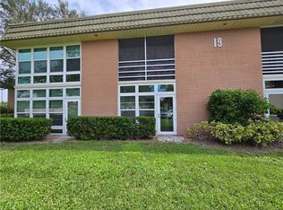19 Vista Gardens Trl APT 104, Vero Beach, FL 32962