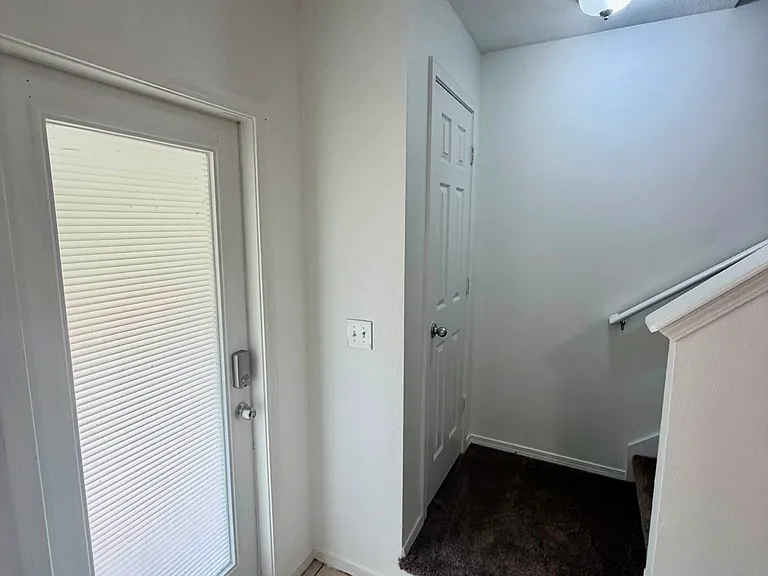 4652 Chatterton Way — Photo 8