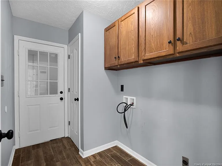 1183 Helmsley Dr — Photo 16