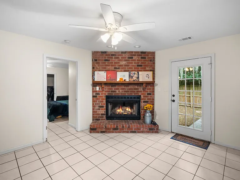527 Red Oak Rd — Photo 35