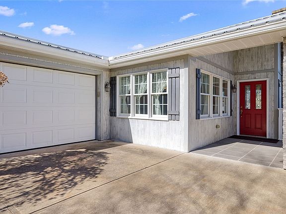4th image of 113 Brittany Dr
