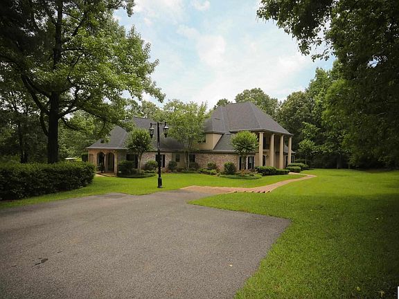 2nd image of 1005 Aldredge Cir