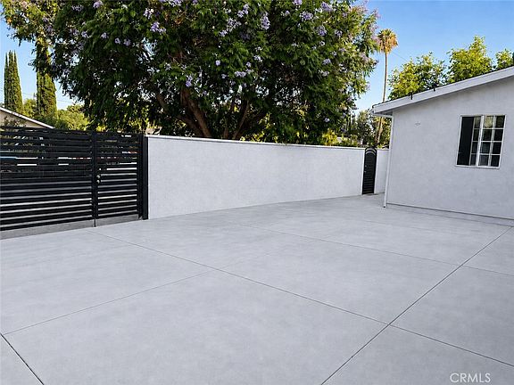 2nd image of 19331 Lorne St