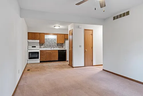 400-424 S. Durkin Dr. Photo 1