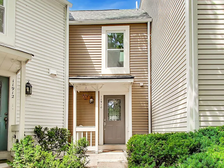 11910 Crosswind Ct — Photo 1