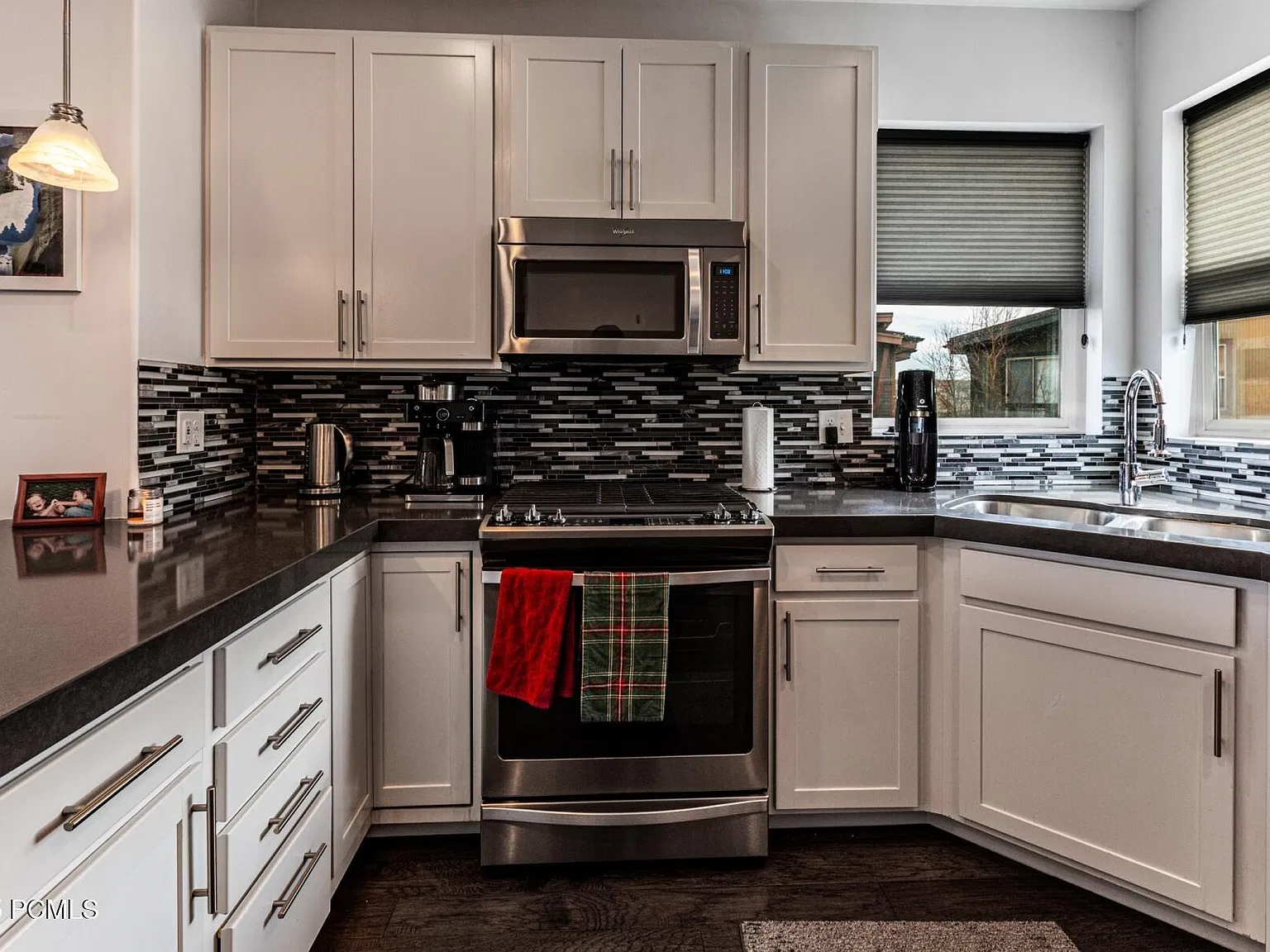 2 bed, 1255 sqft, $3,650 — Photo 2