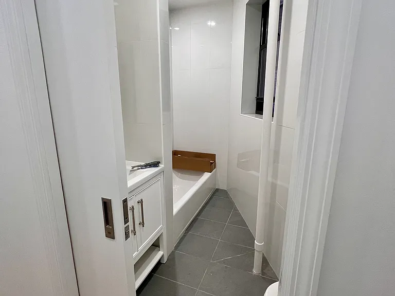 210 E 9th St #2 — Photo 12