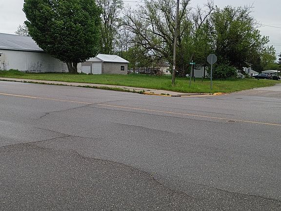 3rd image of 143 W Main St