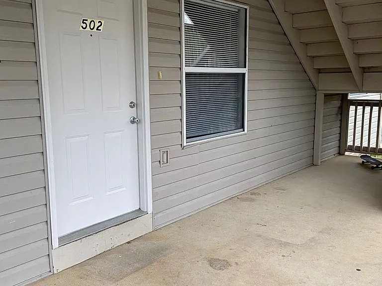 502 Twin Oaks — Photo 25