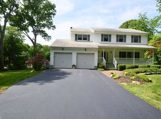 4 Pringle Rd, Miller Place, NY 11764