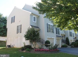 202 Banyan Circle Dr, Lancaster, PA