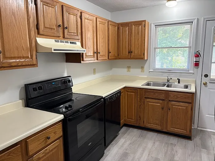 227 Randolph Ave — Photo 7