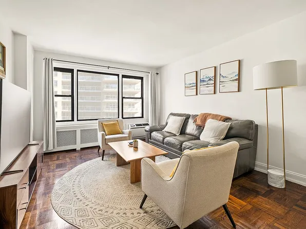 245 E 24th St APT 9D, New York, NY 10010