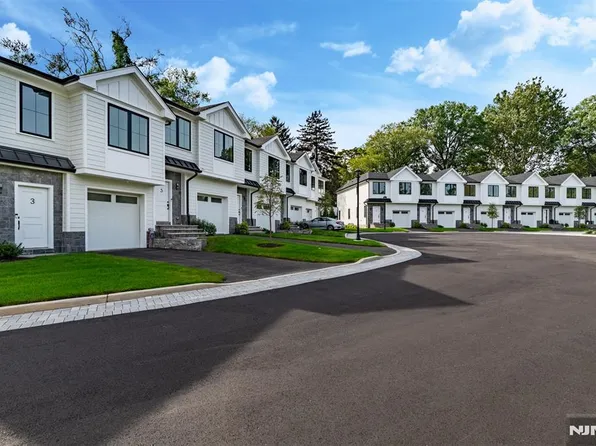 13 Fey Pl, Oradell, NJ 07649