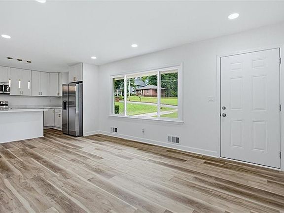 5th image of 2101 East Dr