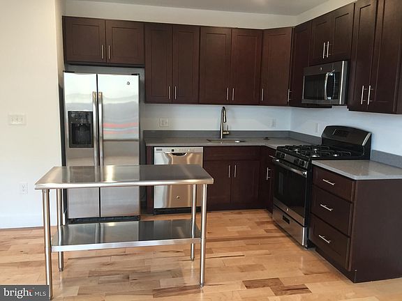 4th image of 1637 Poplar St #39-4F